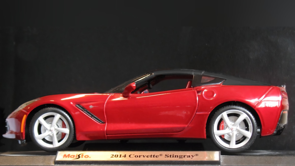 Corvette Generations/C7/C7 2014 Toy SIDEVIEW.jpg